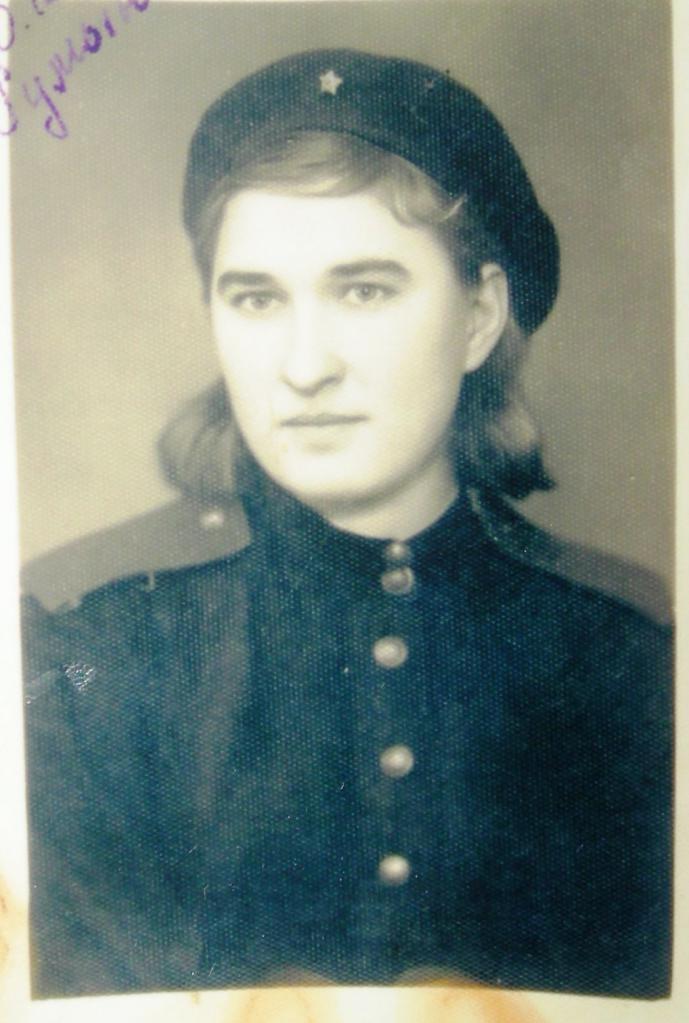 Екатерина Трофимовна Калинникова ушла на фронт в 1943 году.