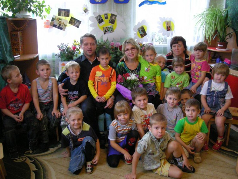 Глава Задонской администрации в гостях у детей из детсада Вишенка. 2010 год